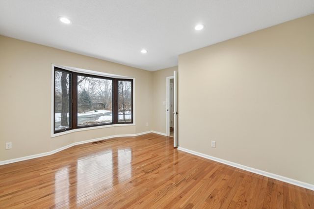 5141 Brooks Circle SE, Prior Lake, MN 55372