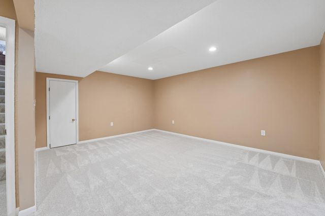 5141 Brooks Circle SE, Prior Lake, MN 55372