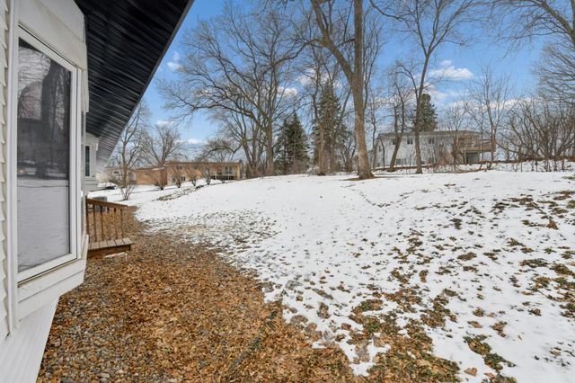 5141 Brooks Circle SE, Prior Lake, MN 55372