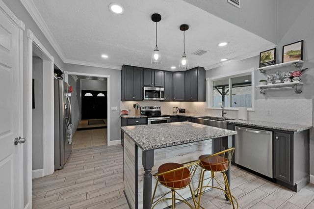 12714 Huntington Field Drive, Houston, TX 77099