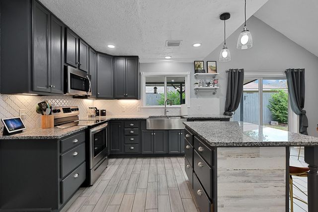 12714 Huntington Field Drive, Houston, TX 77099