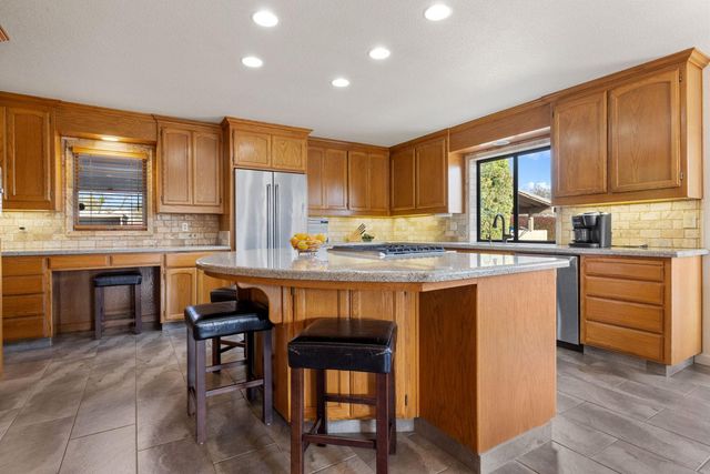 19909 E. Comstock Rd, Linden, CA 95236