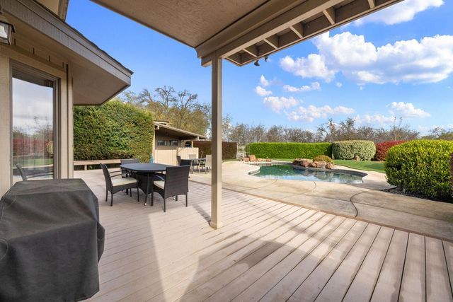 19909 E. Comstock Rd, Linden, CA 95236