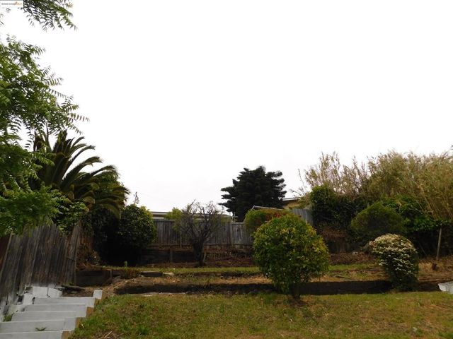 15976 Carolyn St, San Leandro, CA 94578