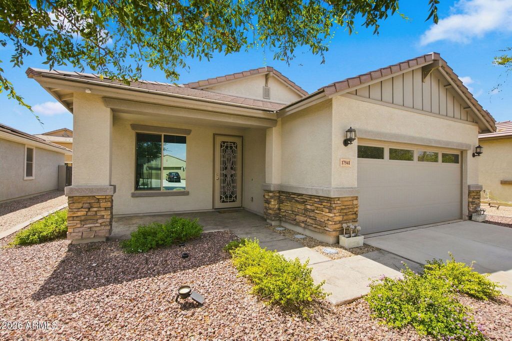 17941 W Tina Lane, Surprise, AZ 85387 — photo 2