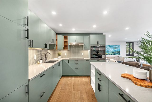 935 Washington St 8, Newton, MA 02460