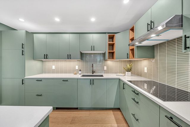 935 Washington St 8, Newton, MA 02460