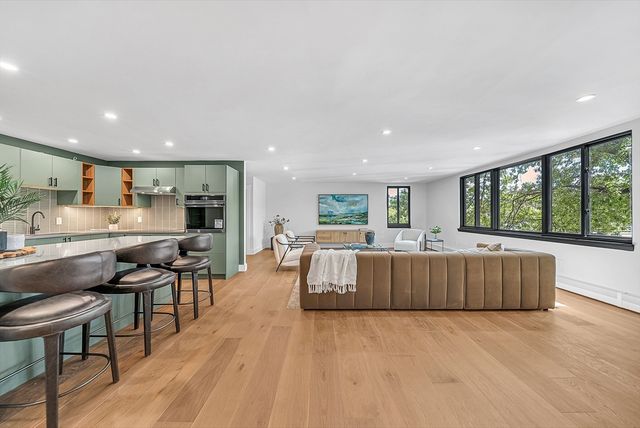 935 Washington St 8, Newton, MA 02460