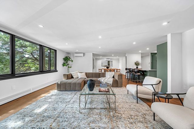 935 Washington St 8, Newton, MA 02460