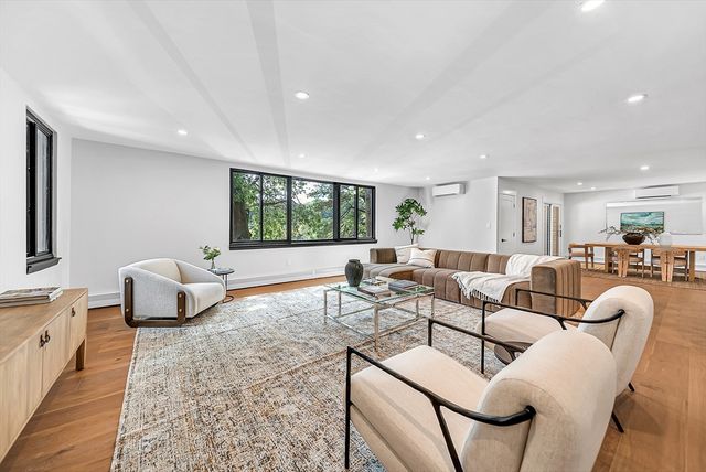 935 Washington St 8, Newton, MA 02460