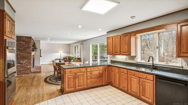 63 Duncaster Road, Bloomfield, CT 06002