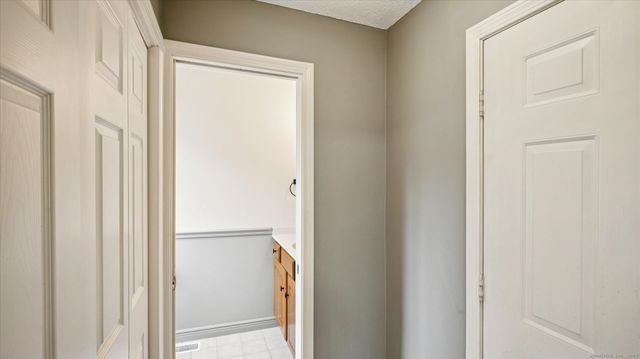 63 Duncaster Road, Bloomfield, CT 06002