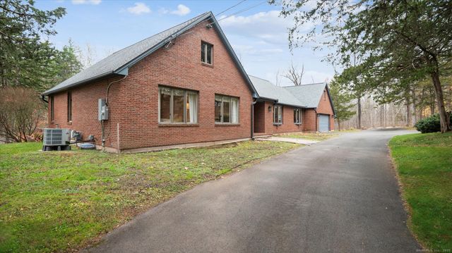 63 Duncaster Road, Bloomfield, CT 06002