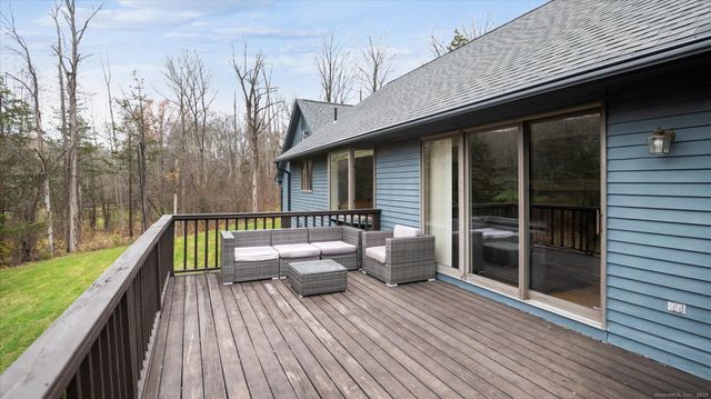 63 Duncaster Road, Bloomfield, CT 06002