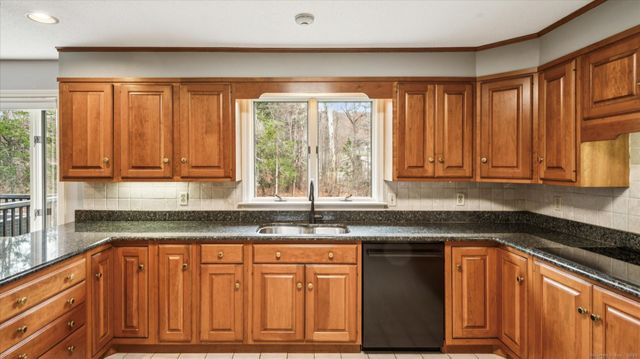 63 Duncaster Road, Bloomfield, CT 06002