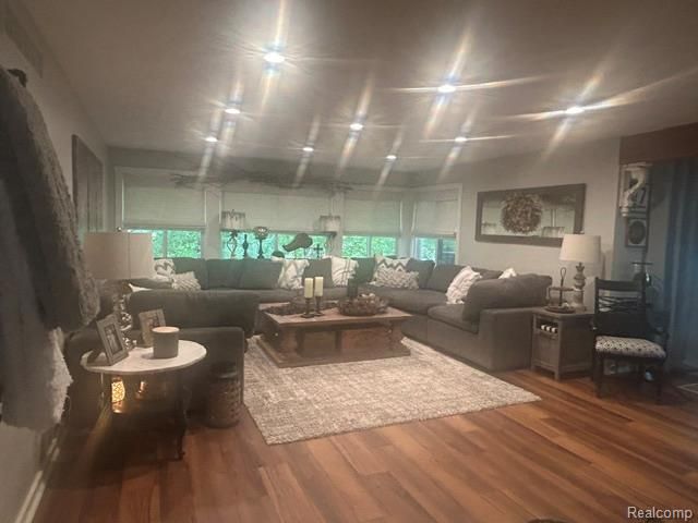 1510 Milford Hills Drive, Milford, MI 48381
