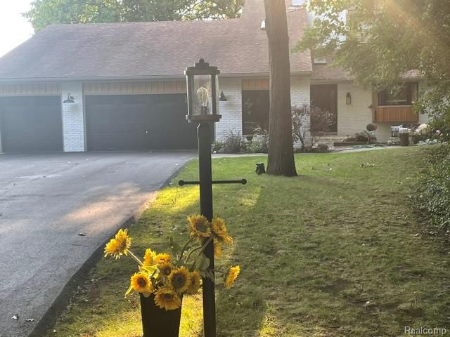 1510 Milford Hills Drive, Milford, MI 48381