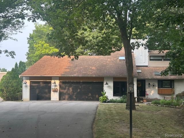 1510 Milford Hills Drive, Milford, MI 48381