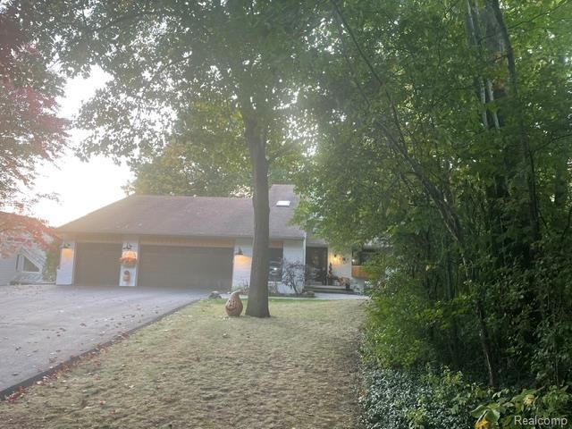1510 Milford Hills Drive, Milford, MI 48381