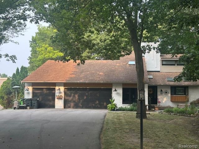 1510 Milford Hills Drive, Milford, MI 48381