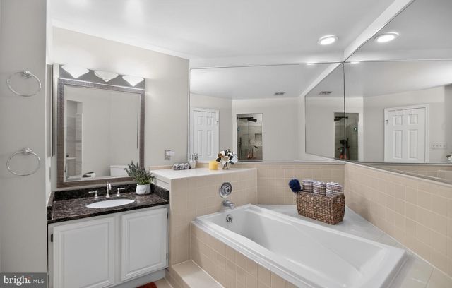 6065 ESTATES DR, Alexandria, VA 22310