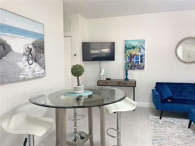 17 NE 9th Ave 2, Fort Lauderdale, FL 33301
