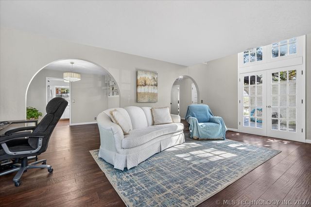 725 Kenwood Drive, Bartlesville, OK 74006