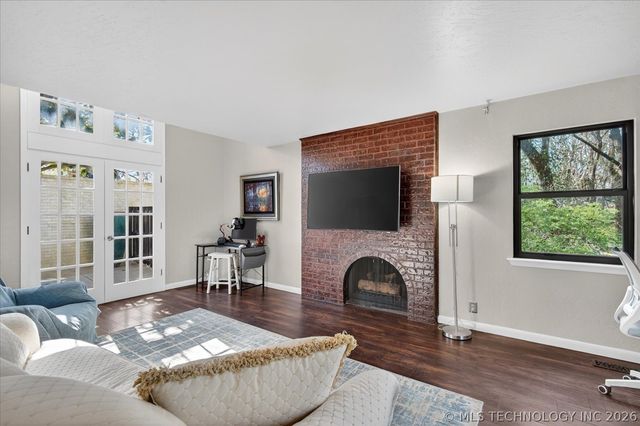 725 Kenwood Drive, Bartlesville, OK 74006