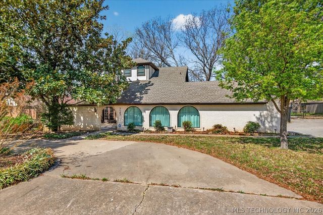 725 Kenwood Drive, Bartlesville, OK 74006