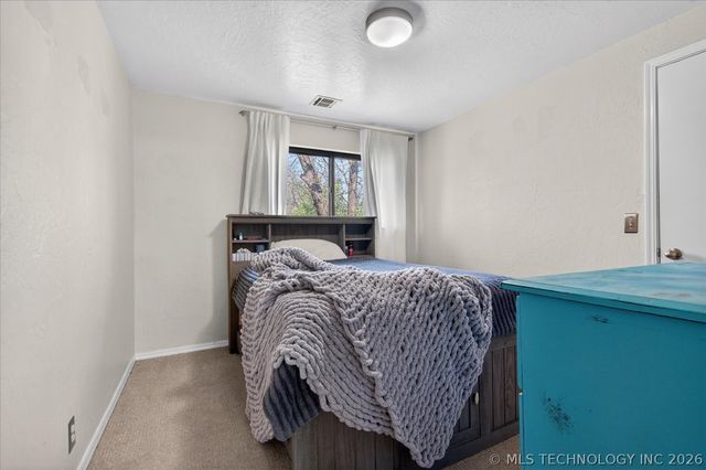 725 Kenwood Drive, Bartlesville, OK 74006