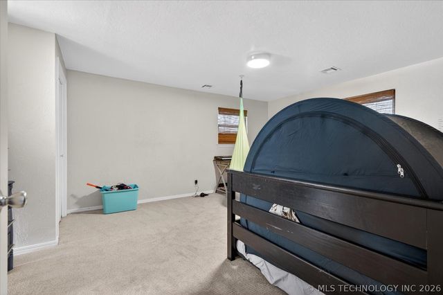 725 Kenwood Drive, Bartlesville, OK 74006