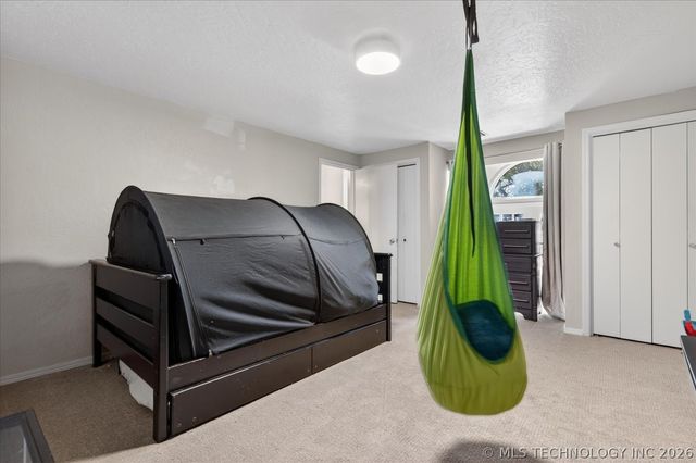 725 Kenwood Drive, Bartlesville, OK 74006