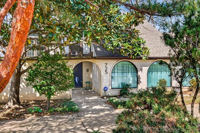 725 Kenwood Drive, Bartlesville, OK 74006