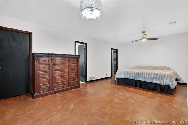 725 Kenwood Drive, Bartlesville, OK 74006