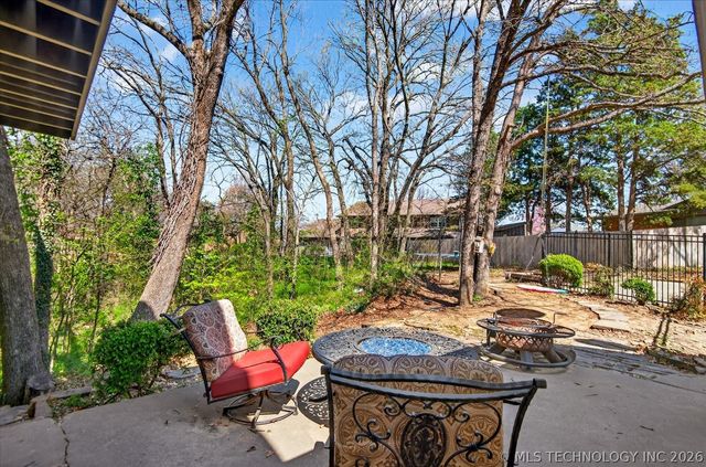 725 Kenwood Drive, Bartlesville, OK 74006
