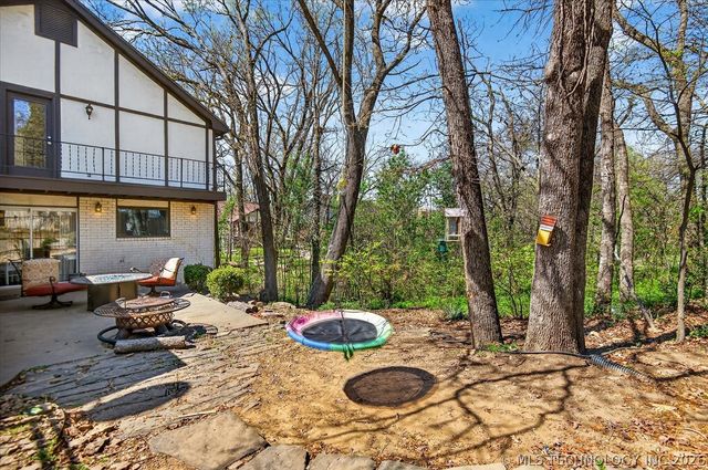725 Kenwood Drive, Bartlesville, OK 74006
