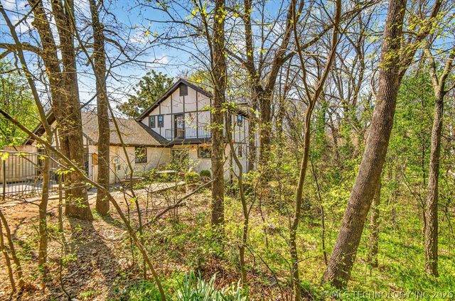 725 Kenwood Drive, Bartlesville, OK 74006