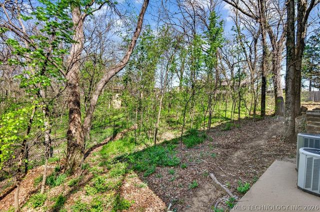 725 Kenwood Drive, Bartlesville, OK 74006