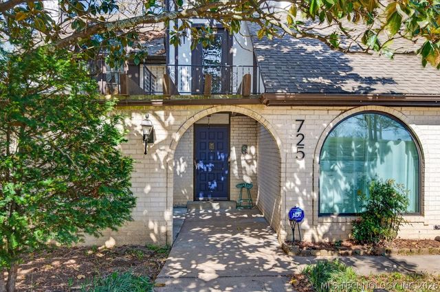 725 Kenwood Drive, Bartlesville, OK 74006
