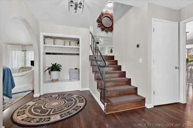725 Kenwood Drive, Bartlesville, OK 74006