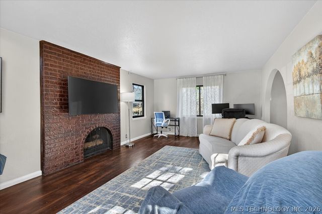 725 Kenwood Drive, Bartlesville, OK 74006