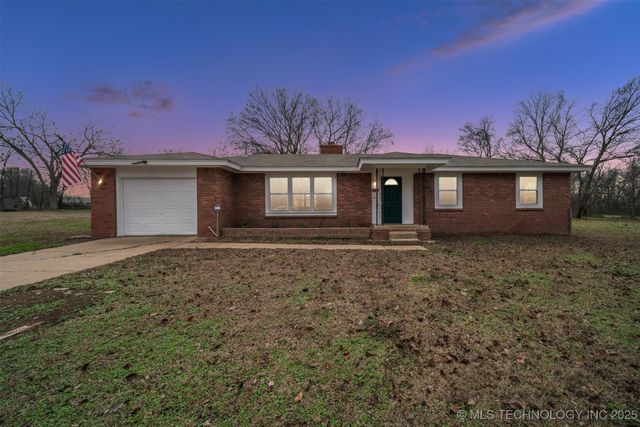 8206 E 530 Road, Claremore, OK 74019