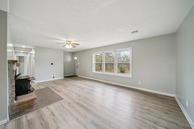 8206 E 530 Road, Claremore, OK 74019