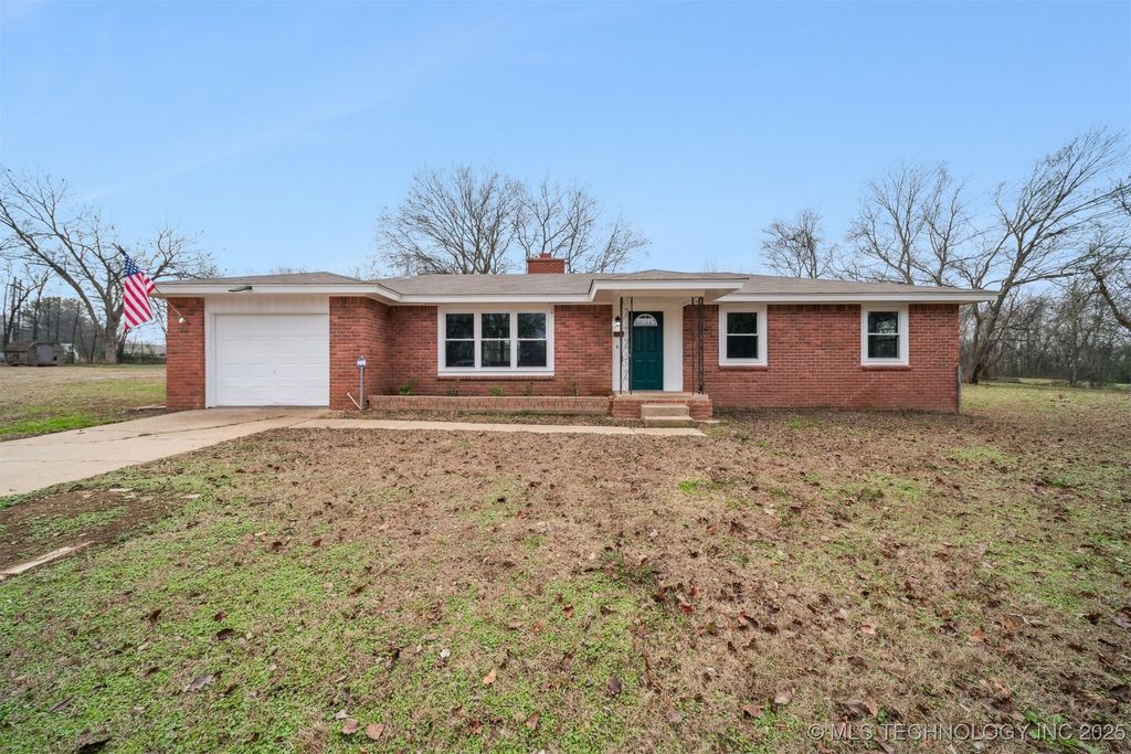 8206 E 530 Road, Claremore, OK 74019