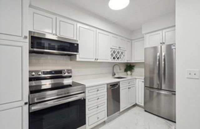 1301 N Western Avenue 231, Lake Forest, IL 60045