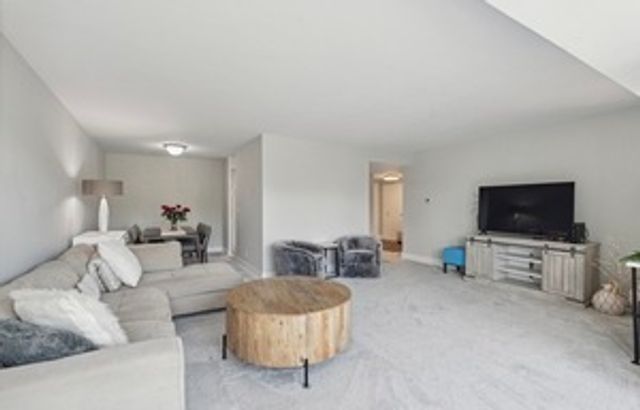 1301 N Western Avenue 231, Lake Forest, IL 60045