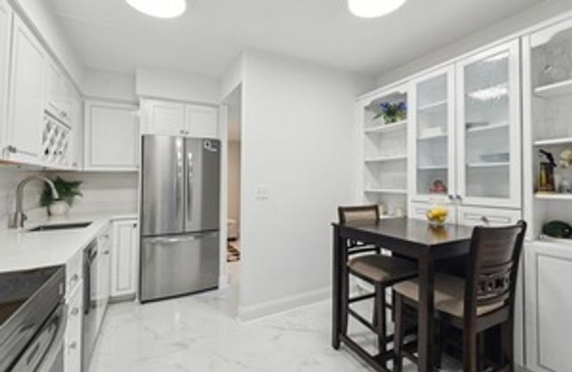 1301 N Western Avenue 231, Lake Forest, IL 60045
