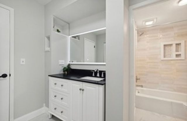 1301 N Western Avenue 231, Lake Forest, IL 60045