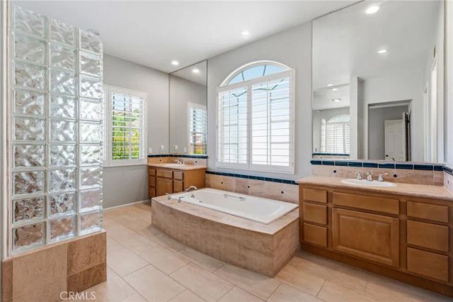 33 Nuvola Court, Rancho Palos Verdes, CA 90275