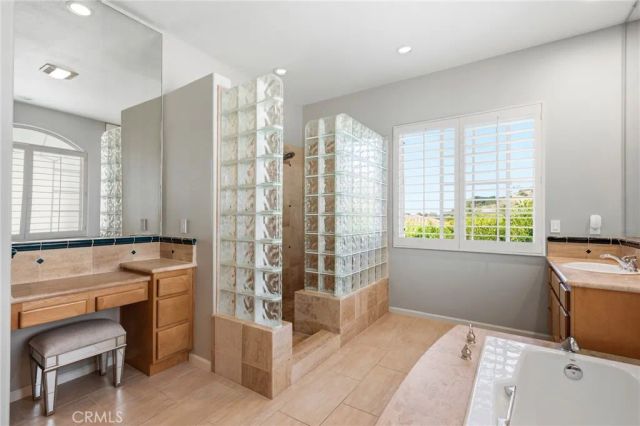 33 Nuvola Court, Rancho Palos Verdes, CA 90275